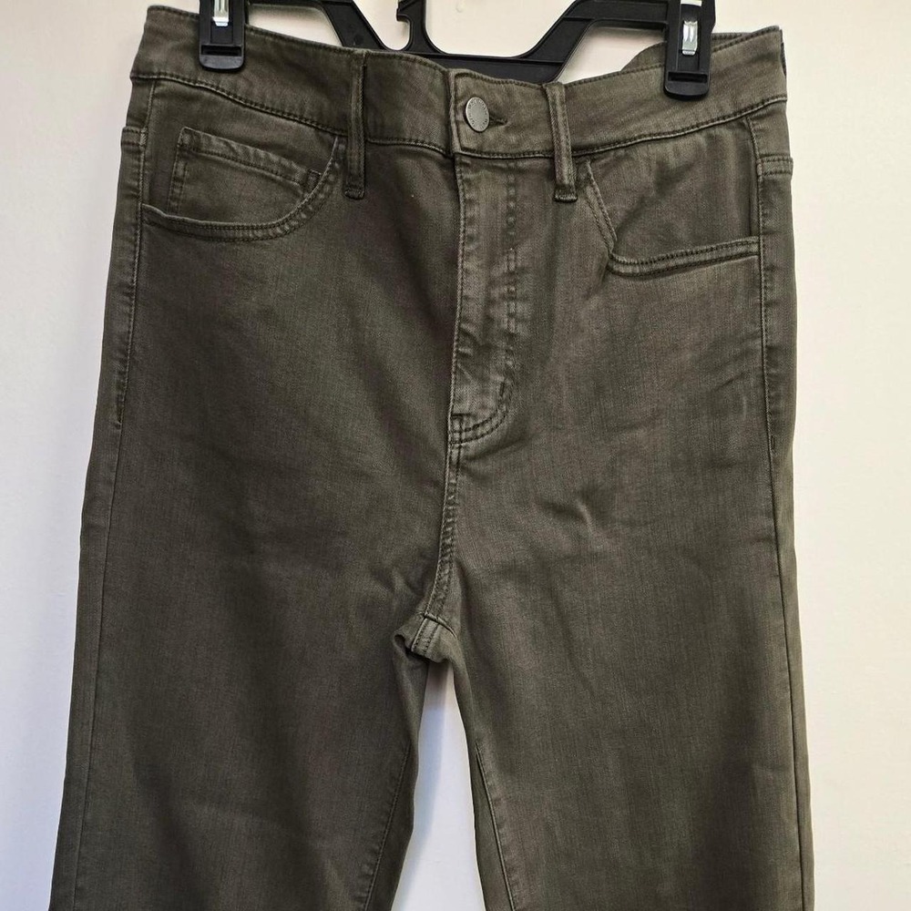 High rise classic straight leg khaki green jeans Size 12 #highwaisted #denim